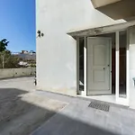 Zinnia Fully Equipped Apartment Near City Centre